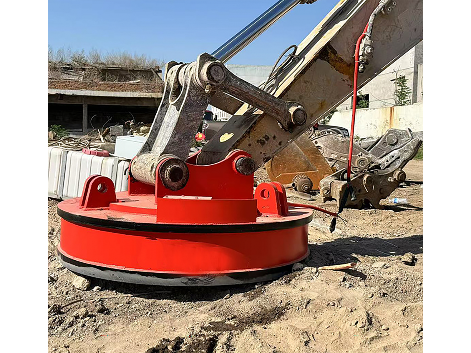 แม่เหล็กติดรถแบคโฮ ดูดเศษเหล็ก